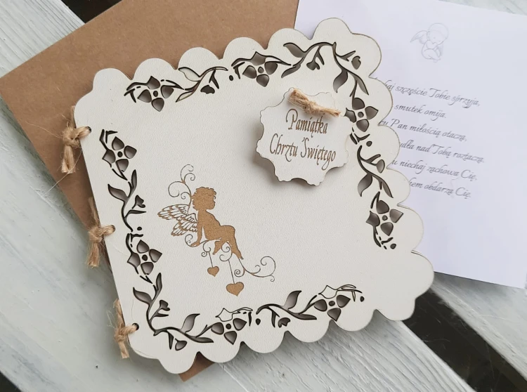 CHRZEST ŚWIĘTY PAMIĄTKA DREWNIANA KARTKA OKOLICZNOŚCIOWA 13,5x13,5x1cm