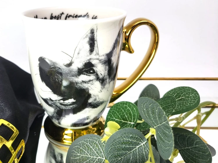KUBEK PORCELANOWY - OWCZAREK NIEMIECKI