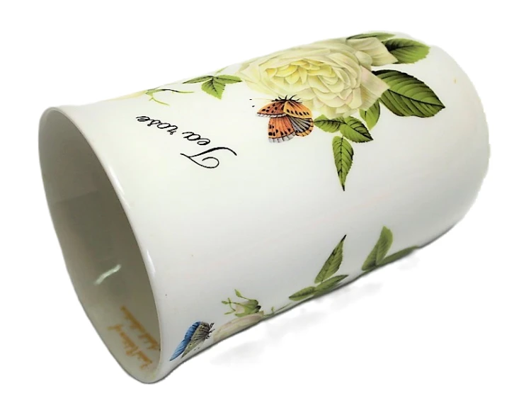 KUBEK RÓŻE W PUDEŁKU PREZENTOWYM 400ML