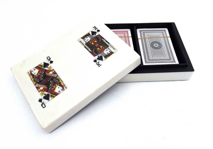 Dwie talie kart w pudełku z żywicy 15x11,5x4cm