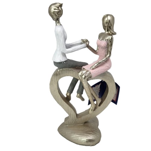 FIGURKA PARA ZAKOCHANYCH Z SERCEM 26,5CM