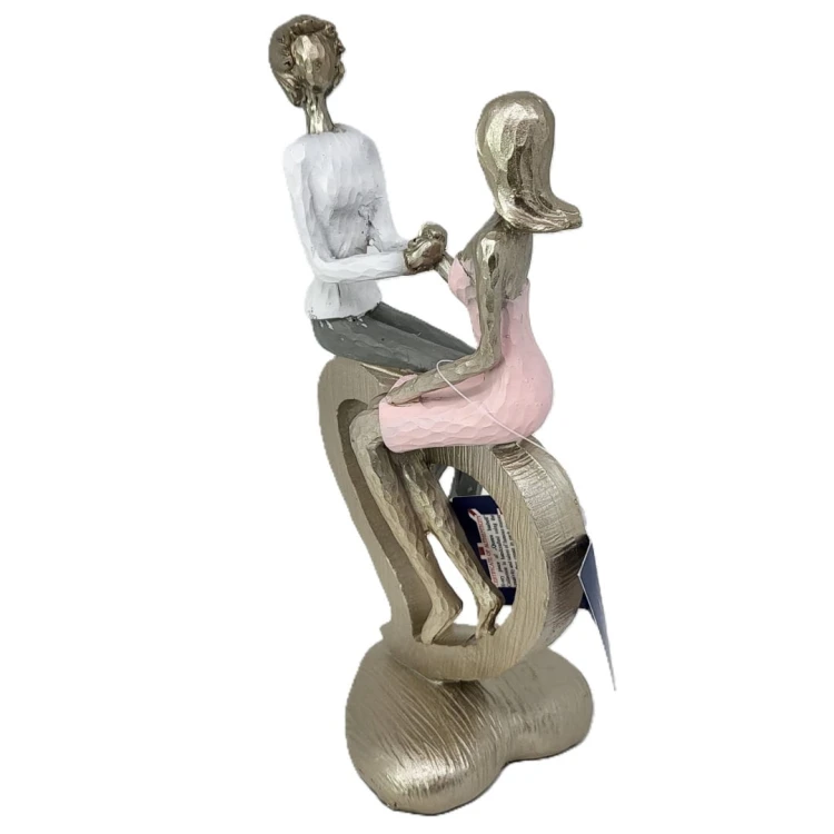 FIGURKA PARA ZAKOCHANYCH Z SERCEM 26,5CM