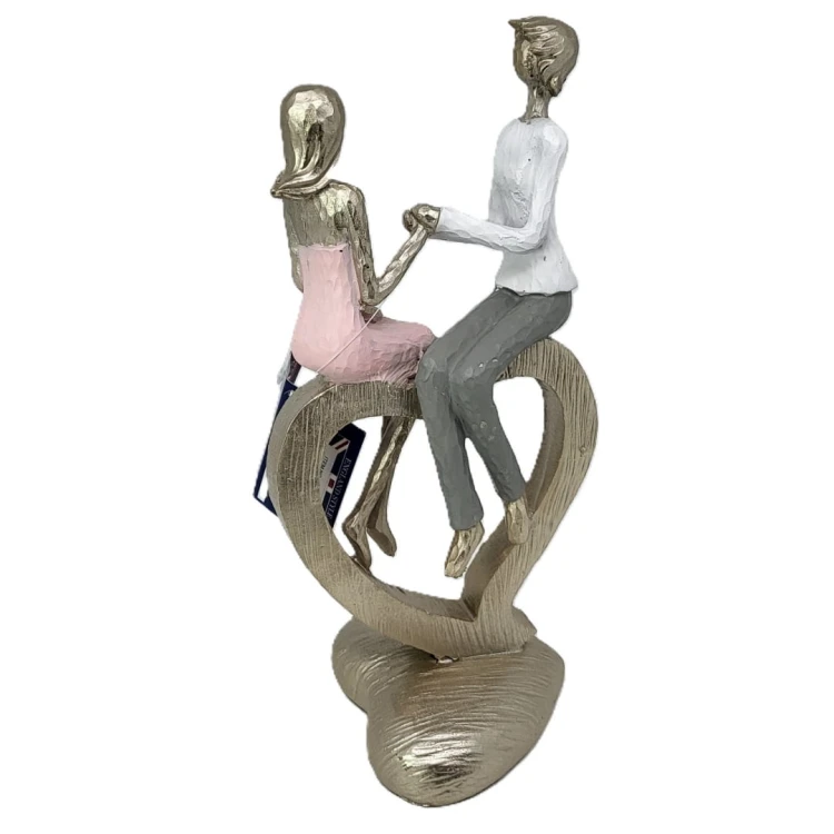 FIGURKA PARA ZAKOCHANYCH Z SERCEM 26,5CM
