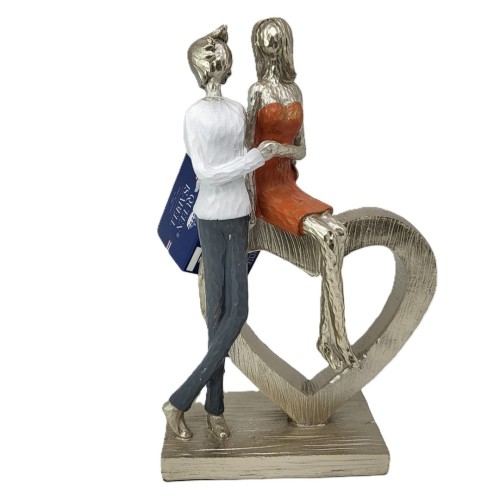 FIGURKA PARA ZAKOCHANYCH Z SERCEM 23CM