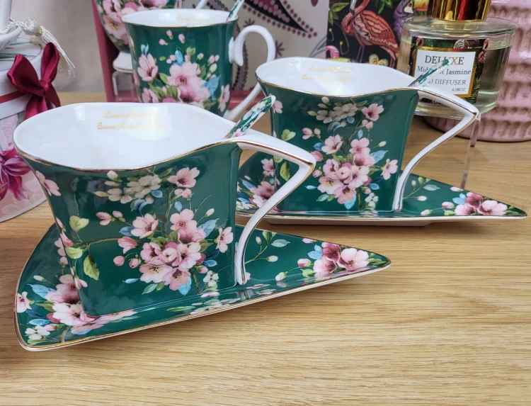 702758d352ded398cb7975af36a332e5