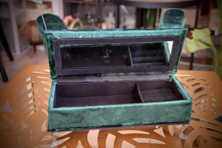 3b4a4a79d9b803633bfa49a9ea035ce5