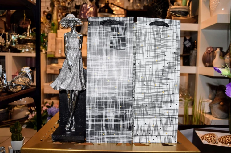 e56bf21a44f9ba32723f311da2a5de4d