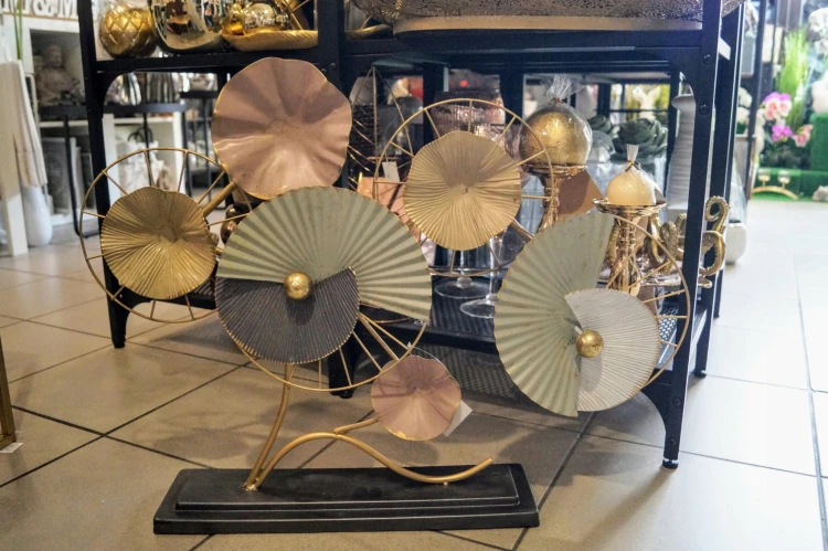 81d01c2cd9765b7835719619682081b2