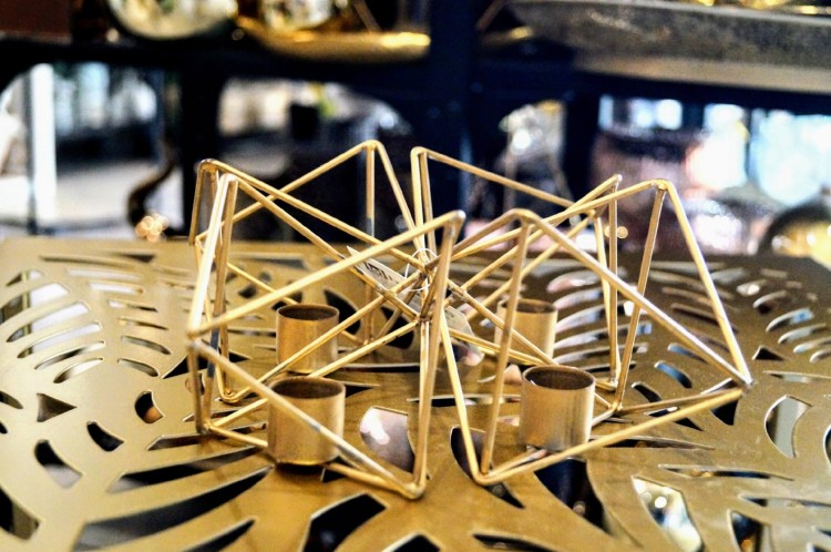 73ffeaba7b01e20c21c182e914bd11eb