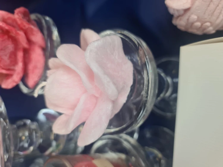 ŚWIECA ZAPACHOWA RÓŻA 5,5CM W TUBIE PREZENT