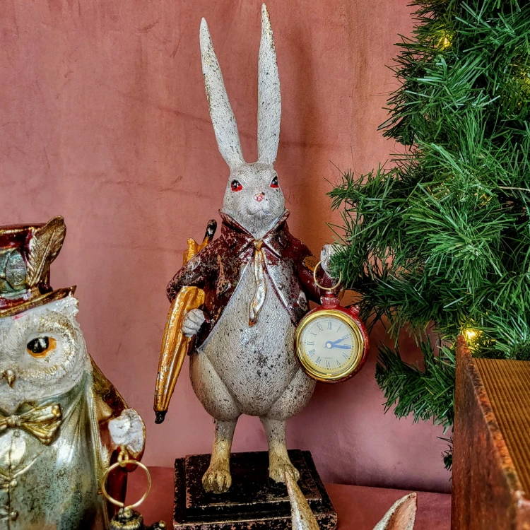 FIGURKA KRÓLIK Z ZEGARKIEM PIERROT