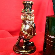 FIGURKA SOWA W KAPELUSZU PIERROT