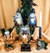 FIGURKA ŻABA Z KORONĄ ŚWIECZNIK PIERROT