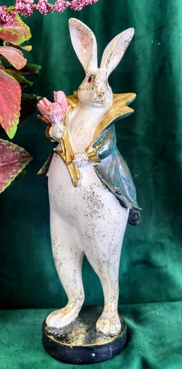 FIGURKA KRÓLIK ZAJĄC Z BUKIETEM PIERROT