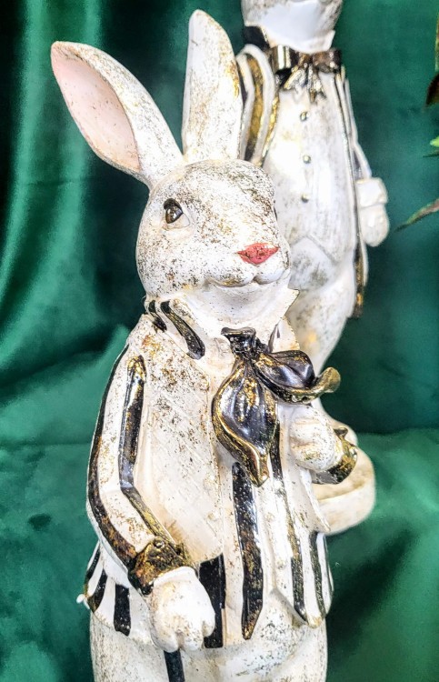 FIGURKA KRÓLIK Z LASKĄ PIERROT