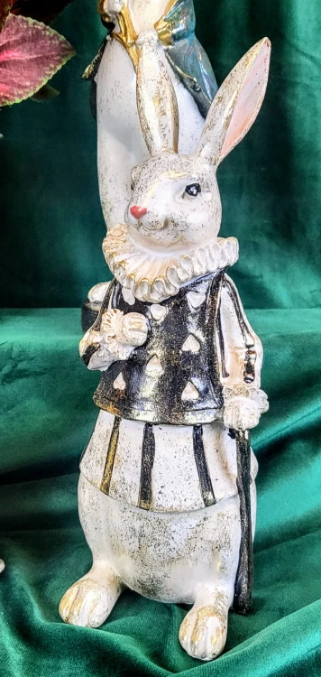 FIGURKA KRÓLIK Z LASKĄ PIERROT