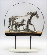 FIGURKA RZEŹBA KONIE METAL+DREWNO 43X34,5X7