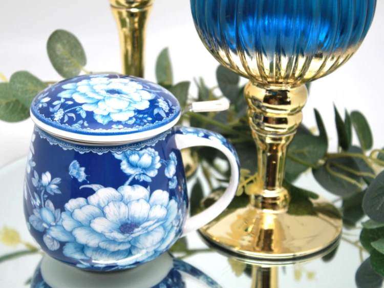 KUBEK 450 ML Z METALOWYM ZAPARZACZEM BLUE ROSE