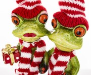 ŚWIĄTECZNA FIGURKA ŻABY Z PREZENTEM PARA 20CM