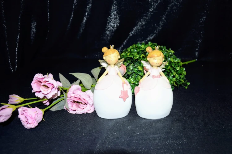 ANIOŁ WRÓŻKA 15,5CM Z SERCEM