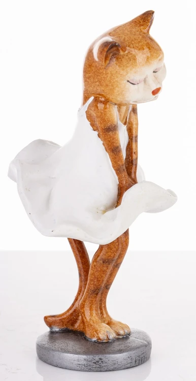 FIGURKA KOT DAMA W BIELI 17x8,5x7,5