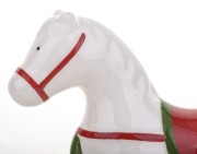 FIGURKA CERAMICZNA KOŃ NA BIEGUNACH 14x15,5x4