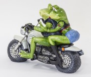 FIGURKA PARA ŻAB NA MOTOCYKLU