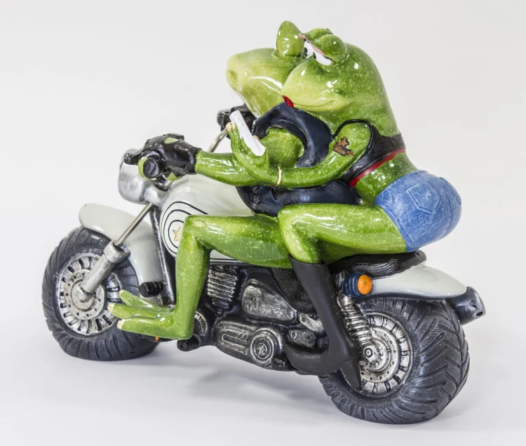 FIGURKA PARA ŻAB NA MOTOCYKLU