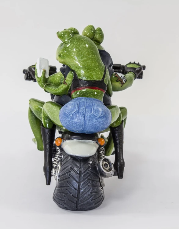 FIGURKA PARA ŻAB NA MOTOCYKLU