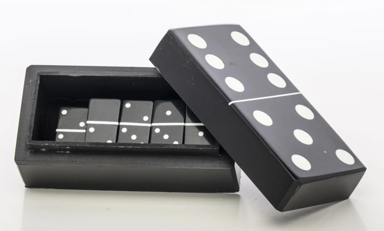 GRA DOMINO DREWNIANA W ELEGANCKIM OPAKOWANIU