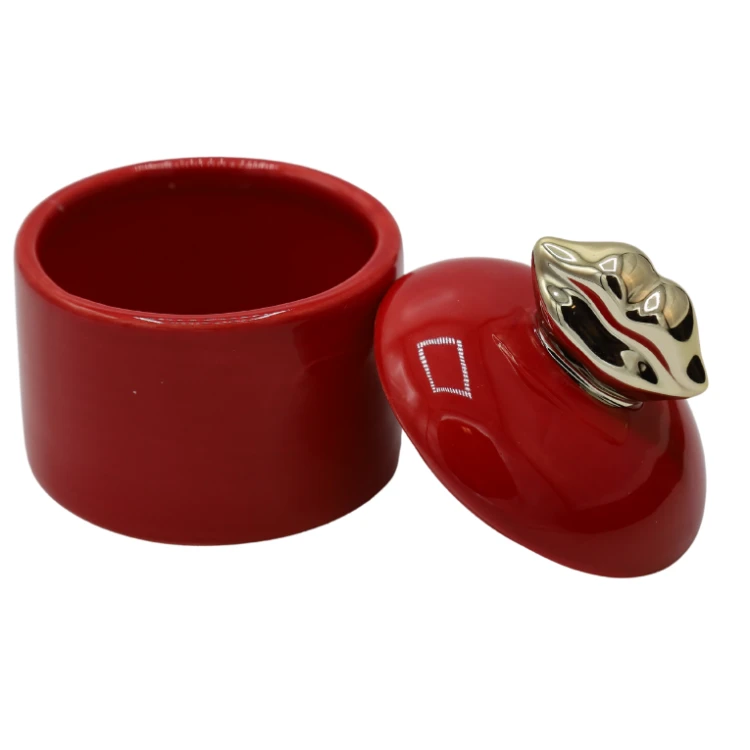 PUZDERKO CERAMICZNE CZERWONE ZE ZŁOTYMI USTAMI 8,2x9,8 cm