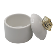 PUZDERKO CERAMICZNE BIAŁE ZE ZŁOTYMI USTAMI 8,2x8,2x9,8 cm