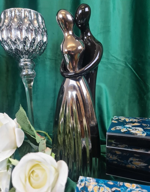 FIGURKA PARA CERAMICZNA ŚREDNIA SREBRNO-CZARNA