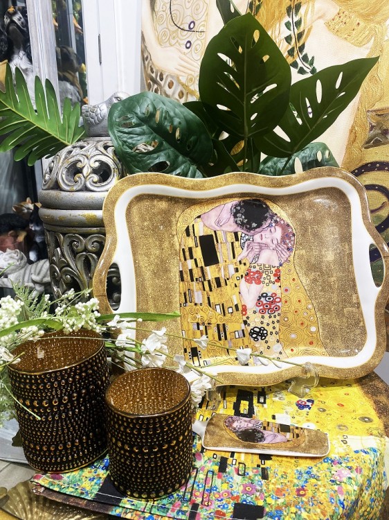 TACA PORCELANOWA Z ŁOPATKĄ G. KLIMT POCAŁUNEK