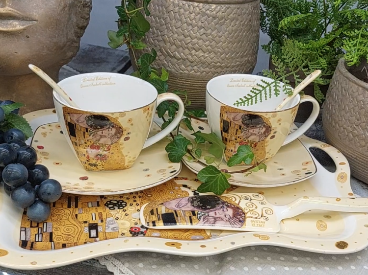 TACA PORCELANOWA Z ŁOPATKĄ G. KLIMT POCAŁUNEK