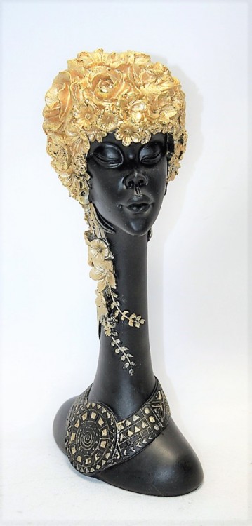 FIGURKA AFROAMERYKANKA AFRYKANKA W KWIATACH 30CM