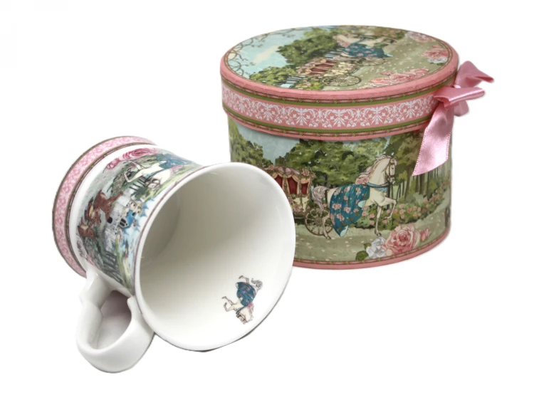 BAŚNIOWY KUBEK W OZDOBNYM PUDEŁKU 320ML