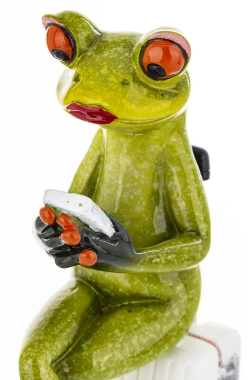 FIGURKA - ŻABA PODRÓŻNICZKA NA WALIZCE 16,5CM