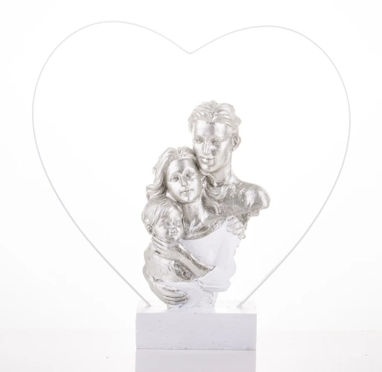 FIGURKA FAMILY RODZINA 2+1 W METALOWYM SERCU 29x28x6,5