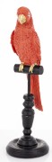 FIGURKA PAPUGA CZERWONA NA PODSTAWIE 30,5CM