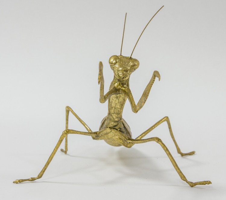 FIGURKA ZŁOTA MODLISZKA 19x29x20CM