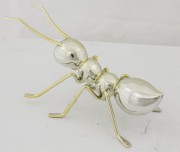 FIGURKA MRÓWKA ZŁOTA 18x6x7CM