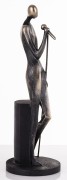 FIGURKA MUZYK - WOKALISTA PIOSENKARZ ARTYSTA 32CM