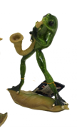 FIGURKA ŻABA Z SAKSOFONEM 17CM