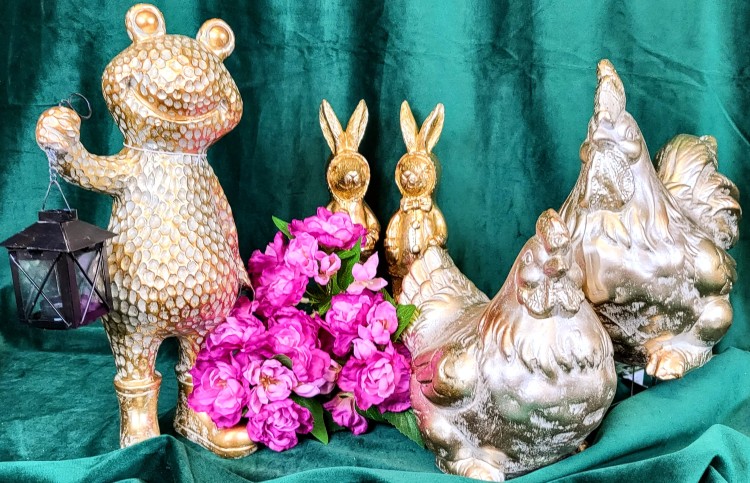 FIGURKA ŻABKA ŻABA Z LATARENKĄ ZŁOTA 32,5CM