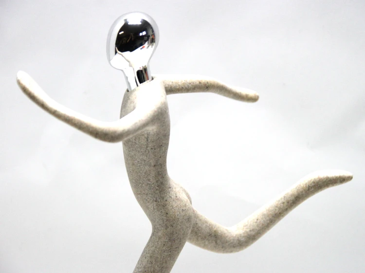 FIGURKA STATUETKA PIŁKARZ SPORTOWIEC 26CM