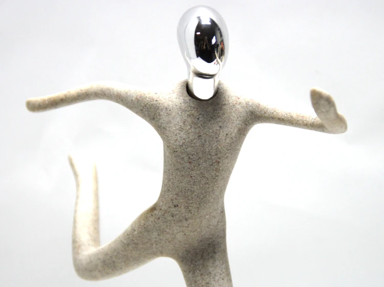 FIGURKA STATUETKA PIŁKARZ SPORTOWIEC 26CM