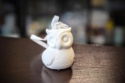 SOWA PORCELANOWA MAT. ZAWIESZKA 5X3,5X8 CM
