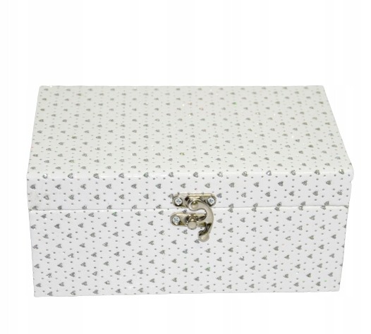 SZKATULKA-BIALA-ZAMYKANA-W-SREBRNE-SERDUSZKA