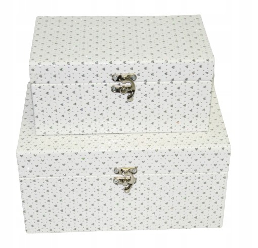 SZKATULKA-BIALA-ZAMYKANA-W-SREBRNE-SERDUSZKA